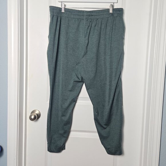 Kirkland Signature Lightweight Jogger 25" - 2 PAIR XL - Green and Camo Grey - Picture 2 of 6